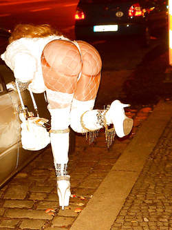 PUTTANE PROSTITUTE XSTRADA VIALI EUROPA WHORES STREETS