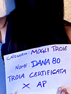 Mia moglie troia certificata chi vuole scoparsela?