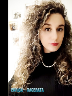 ENRICA SUPER ESIBIZIONISTA