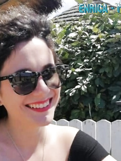 ENRICA SUPER ESIBIZIONISTA