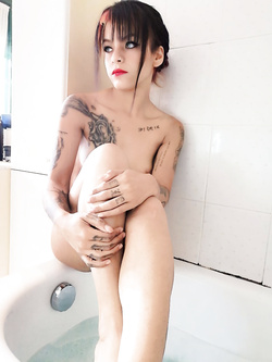 Ad Iri la troia italo brasiliana piace nel culo