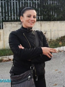 bela mirela - esibizionista porca di ferrara