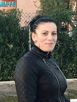 bela mirela - esibizionista porca di ferrara