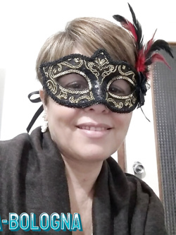 carmela - matura esibizionista di modena