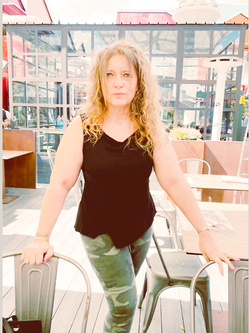 sandra - milf esibizionista di varese