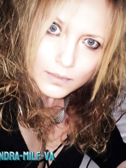 sandra - milf esibizionista di varese