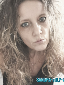 sandra - milf esibizionista di varese