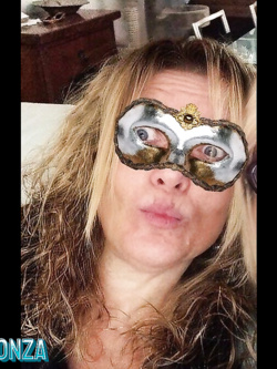 sandra - milf esibizionista di varese