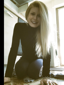azzurra - estetista esibizionista di pavia