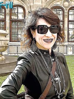 MILF - MATURE  ESIBIZIONISTE