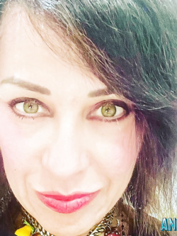 MILF - MATURE  ESIBIZIONISTE