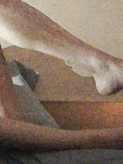 Nuda in cerca di amici