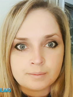 viky blond - milano-rumena esibizionista