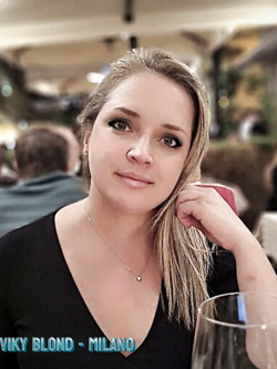 viky blond - milano-rumena esibizionista
