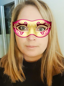 viky blond - milano-rumena esibizionista