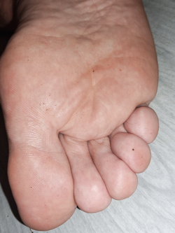 Bei piedi per chi ama i bellissimi piedi