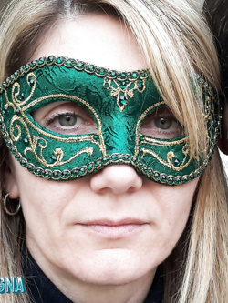 mara - casalinga esibizionista di modena