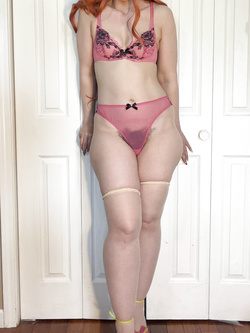 Tornata di moda la donna non depilata intimamente wowwwww
