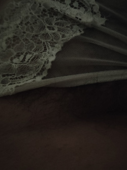 La mia scopamica over 50 sexy e pelosetta  la mostro pronta.