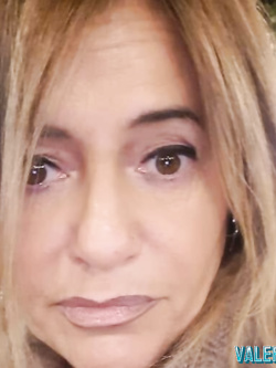 valeria - matura esibizionista di roma