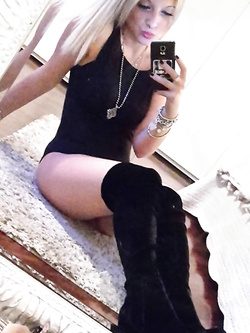 Selfie hot della bionda italiana 20enne da scopare