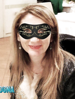 donne in maschera - il fantastico senso del mistero
