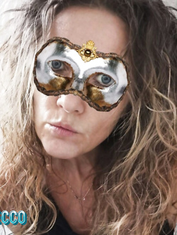 donne in maschera e non - situazioni reali -scambismo