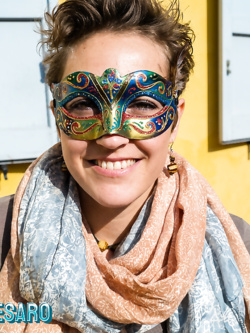 donne in maschera e non - situazioni reali -scambismo