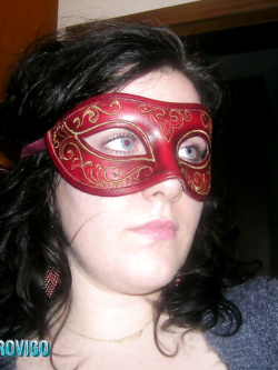donne in maschera e non - situazioni reali -scambismo