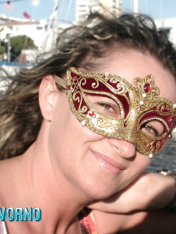 donne in maschera e non - situazioni reali -scambismo
