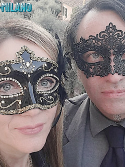 donne in maschera e non - situazioni reali -scambismo