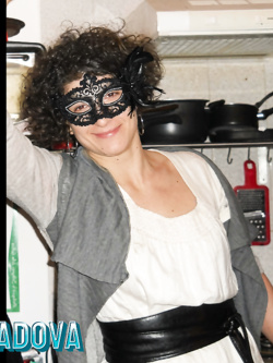donne in maschera e non - situazioni reali -scambismo