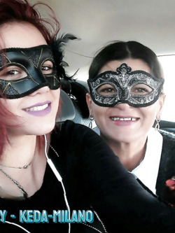 donne in maschera e non - situazioni reali -scambismo
