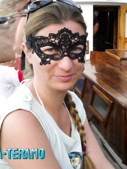 donne in maschera e non - situazioni reali -scambismo