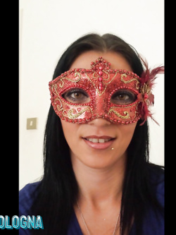 donne in maschera e non - situazioni reali -scambismo