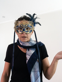 donne in maschera e non - situazioni reali -scambismo