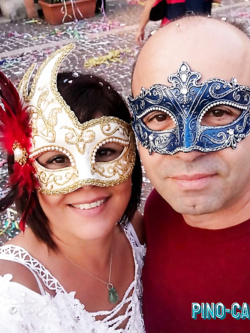 donne in maschera e non - situazioni reali -scambismo