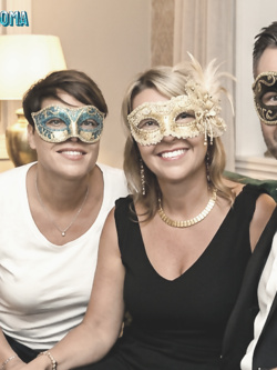 donne in maschera e non - situazioni reali -scambismo