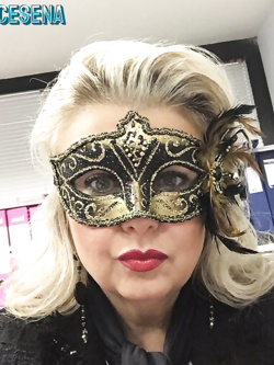 donne in maschera e non - situazioni reali -scambismo