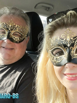 donne in maschera e non - situazioni reali -scambismo
