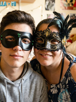 donne in maschera e non - situazioni reali -scambismo