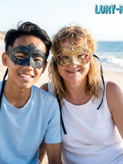 donne in maschera e non - situazioni reali -scambismo