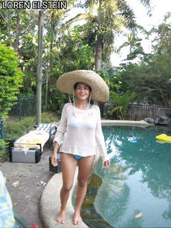 Set- and Costume Designer Loren Elstein nude in public (3)