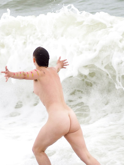 Hairy slut Sophie Collins from 'veganonboard' nude at wnbr 4