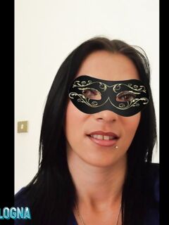 donne in maschera - il fantastico senso del mistero
